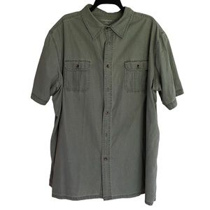 Croft & Barrow Men’s Button down shirt